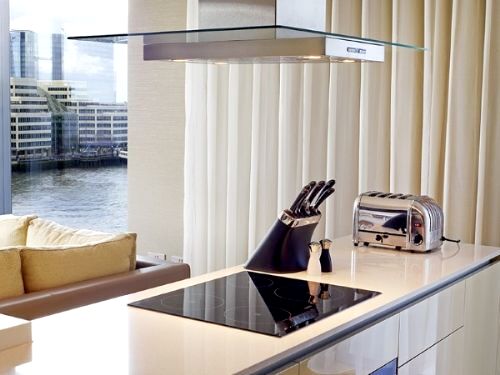 Cheval Three Quays - Tower View Deluxe 3-Bedroom Image 11