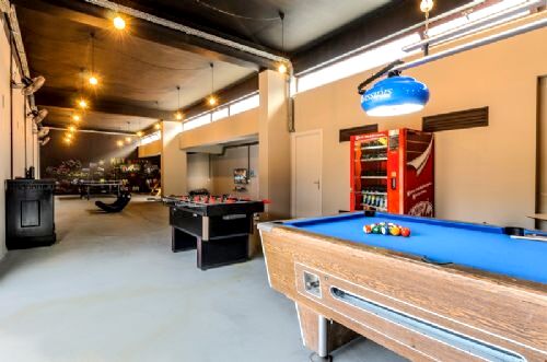 teen room