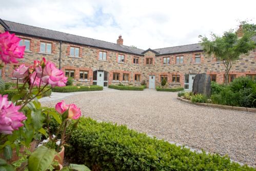 Courtyard view of Decoy Country Cottages
