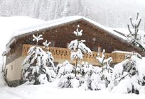 Chalet Morzine - Large Double Room Image 22